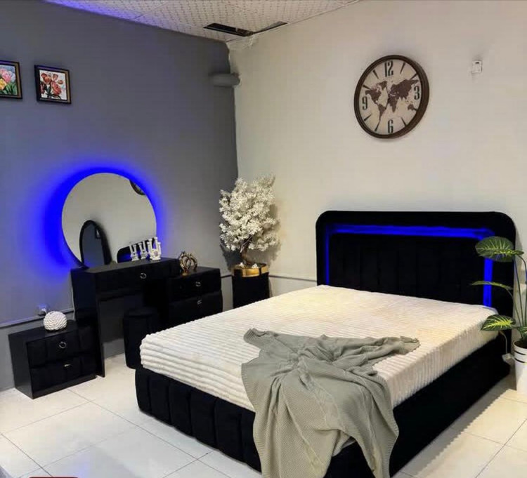 تخت خواب دونفره با نور LED